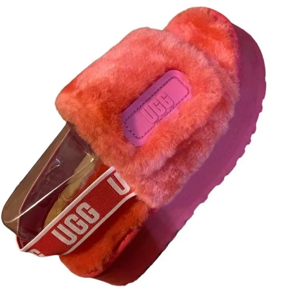 UGG slippers size 7 new with tags - Picture 1 of 3